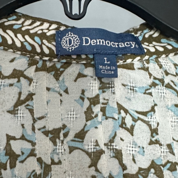 Democracy Cream, Olive & Blue Floral Button Down Shirt size L - Picture 2 of 6